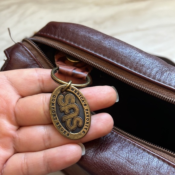 SAS Vintage Embossed Leather Purse - Picture 5 of 8